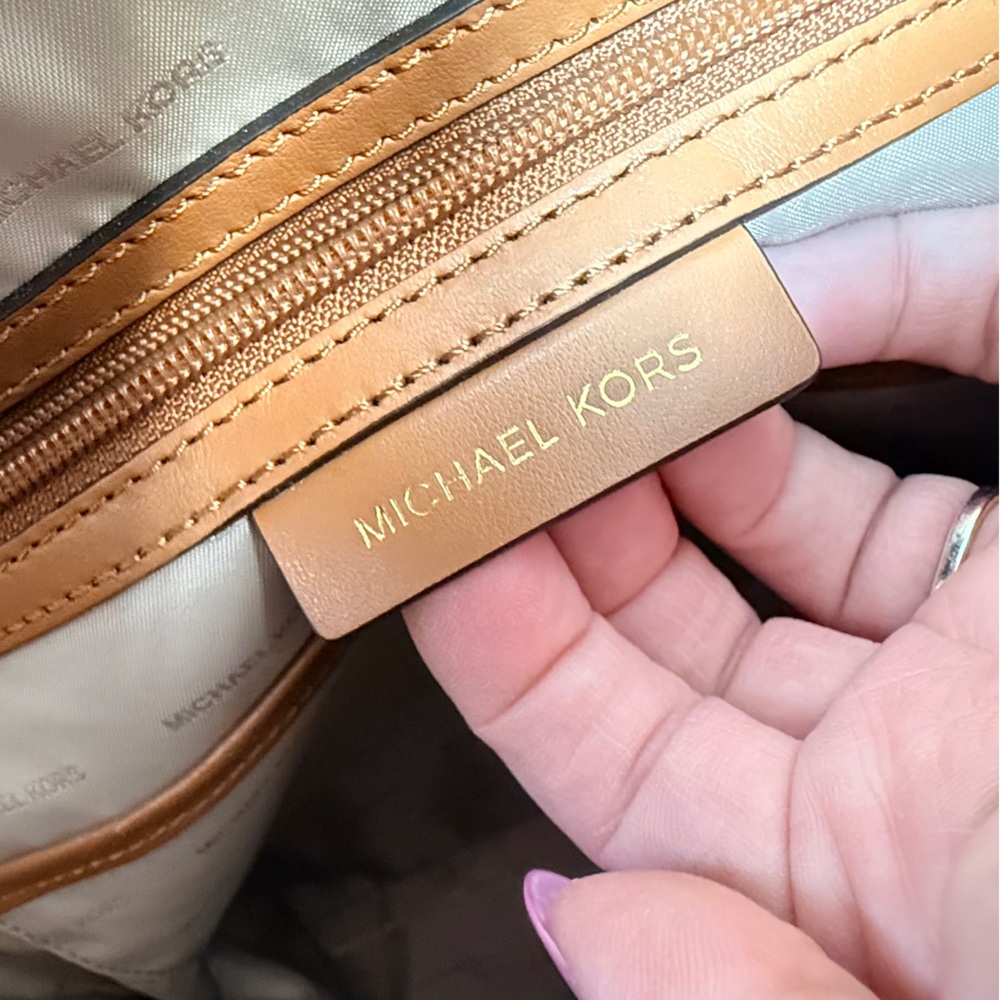 Michael Kors Signature Hayley Large North/South Top Zip Tote - Picture 12 of 14